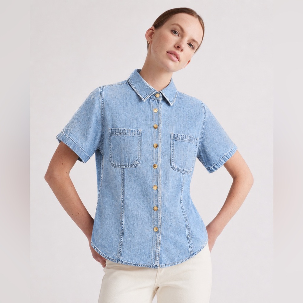 VINTAGE - Nevada Denim Button-Up Shirt | Light Wash Cotton | 90s Minimalist